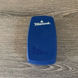 Tillamook Food Huggers Cheese Hugger Blue 1” x 2.5”